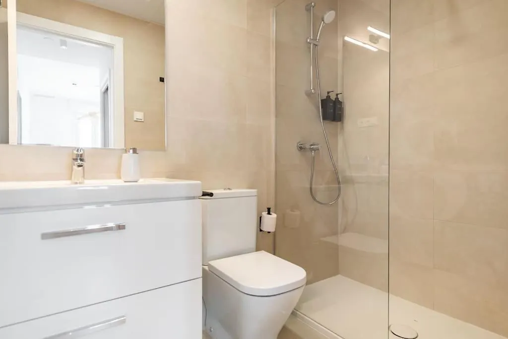 Urban Sky Apartment With Parking & Gym By Rems Malaga