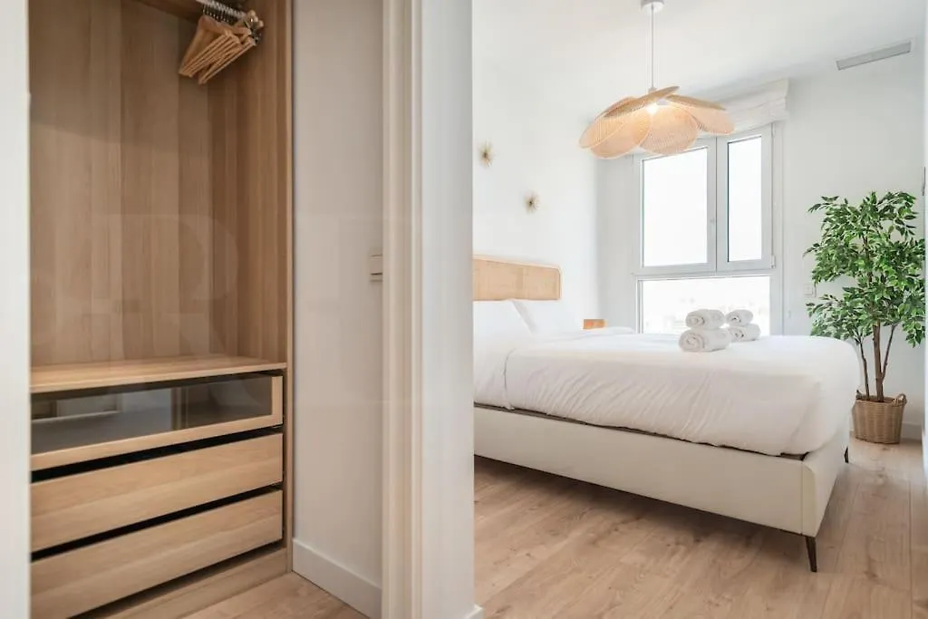 Urban Sky Apartment With Parking & Gym By Rems Malaga