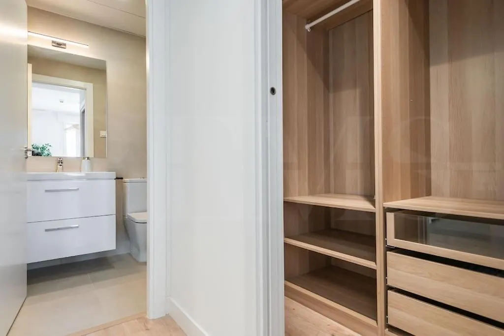 Urban Sky Apartment With Parking & Gym By Rems Malaga