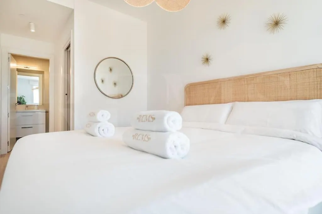Urban Sky Apartment With Parking & Gym By Rems Malaga