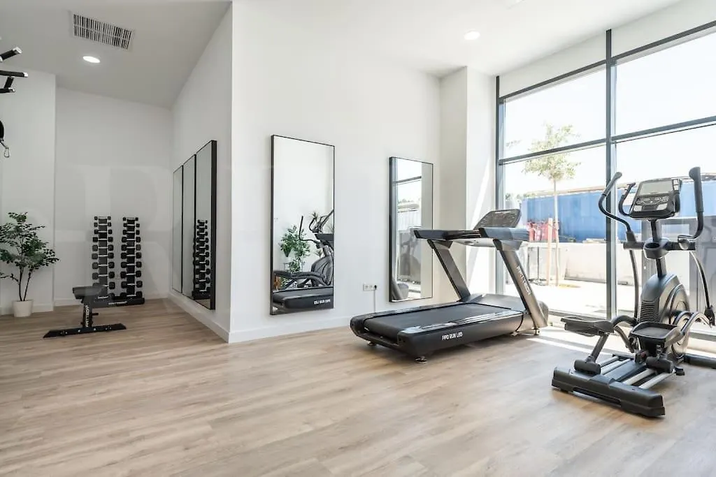 Urban Sky Apartment With Parking & Gym By Rems Malaga