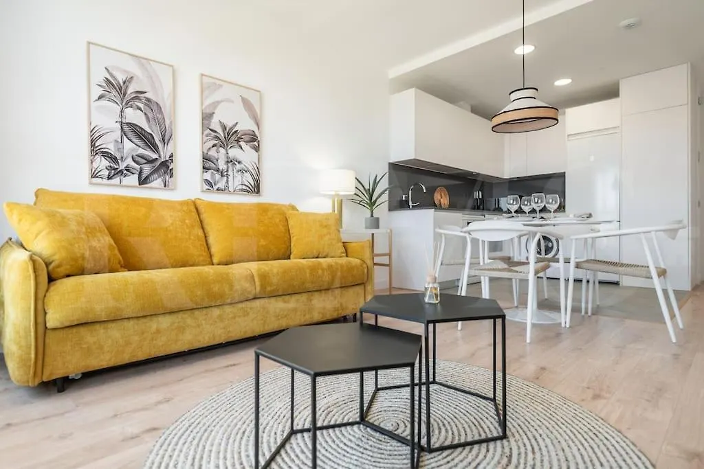 Urban Sky Apartment With Parking & Gym By Rems Malaga