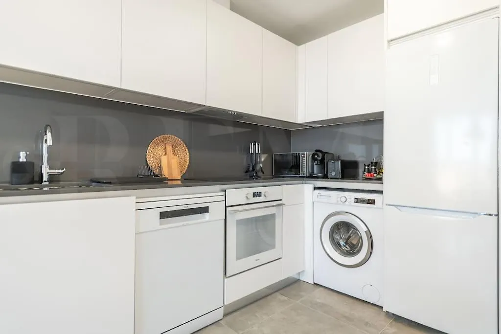 Urban Sky Apartment With Parking & Gym By Rems Málaga