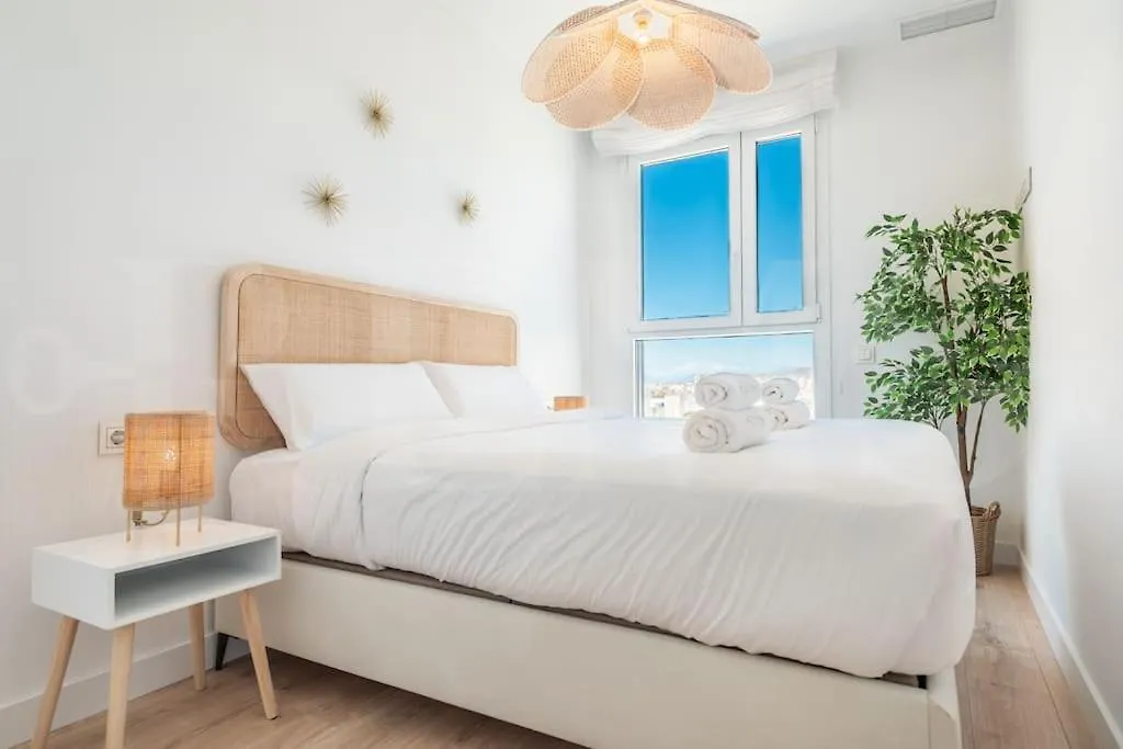 Urban Sky Apartment With Parking & Gym By Rems Málaga